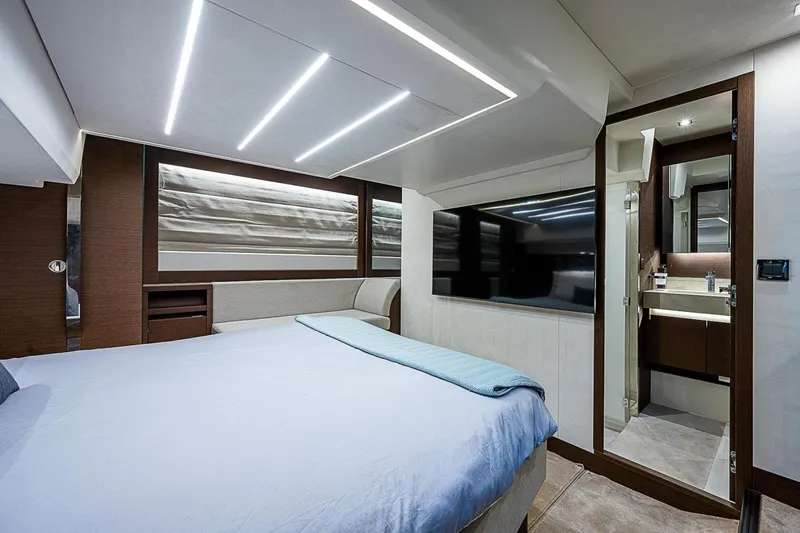 Slide: The Image of Prestige 520 Fly 2022 - 25