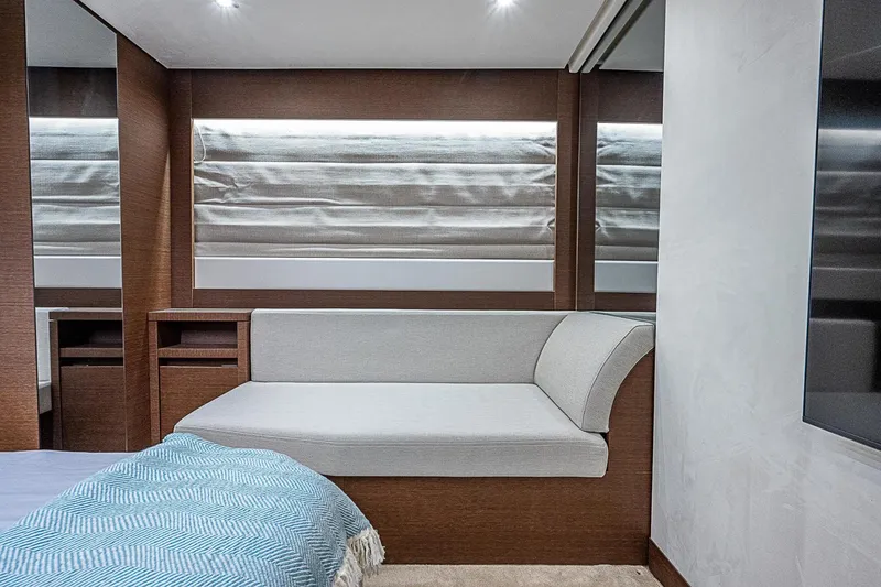 Slide: The Image of Prestige 520 Fly 2022 - 27