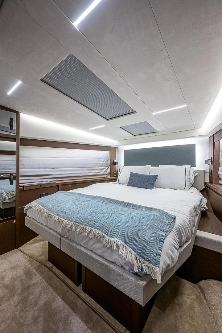 Slide: The Image of Prestige 520 Fly 2022 - 33