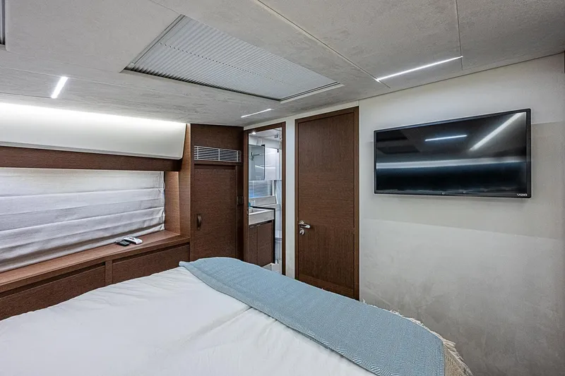 Slide: The Image of Prestige 520 Fly 2022 - 34