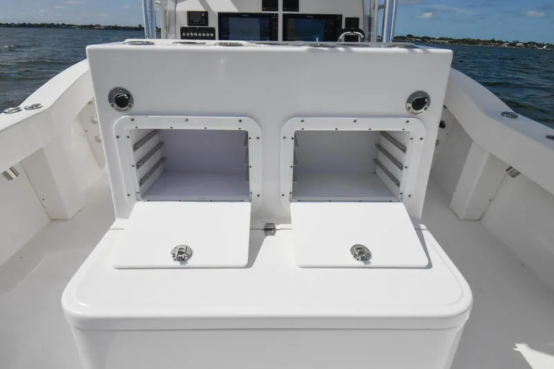 Slide: The Image of Ocean Master 336 Center Console 2019 - 12