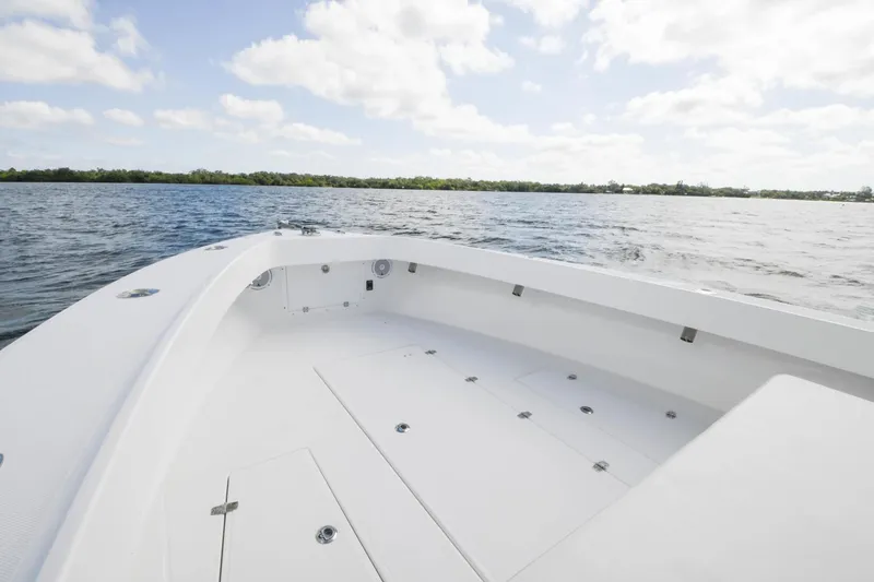 Slide: The Image of Ocean Master 336 Center Console 2019 - 13