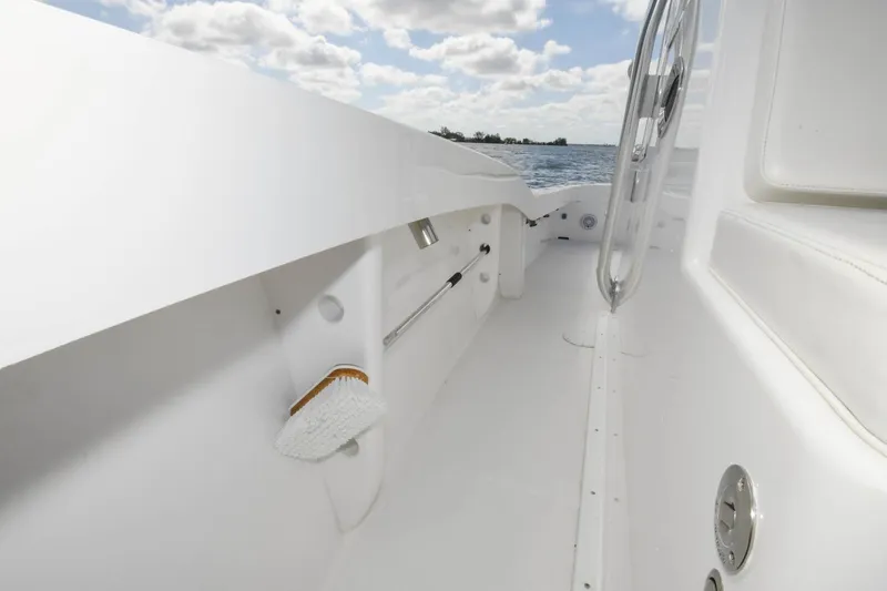 Slide: The Image of Ocean Master 336 Center Console 2019 - 14