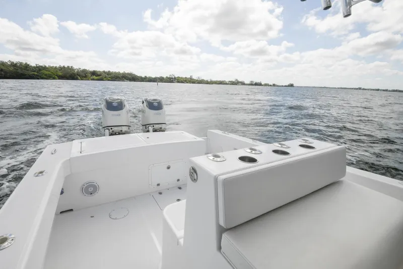 Slide: The Image of Ocean Master 336 Center Console 2019 - 15