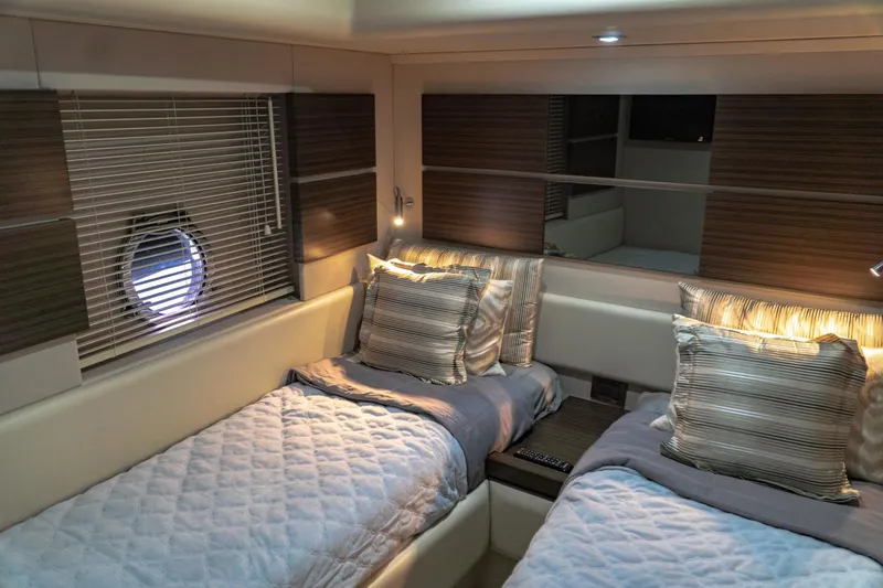 Slide: The Image of Azimut FLY54 2013 - 20