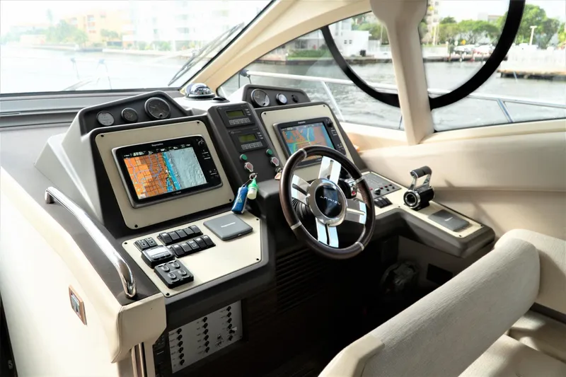 Slide: The Image of Azimut FLY54 2013 - 4