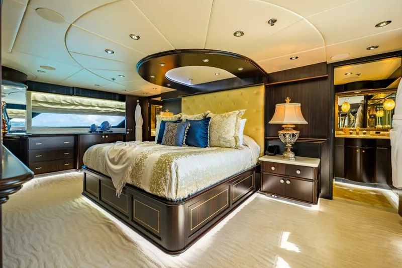Slide: The Image of Christensen Tri-deck Motoryacht 1995 - 10
