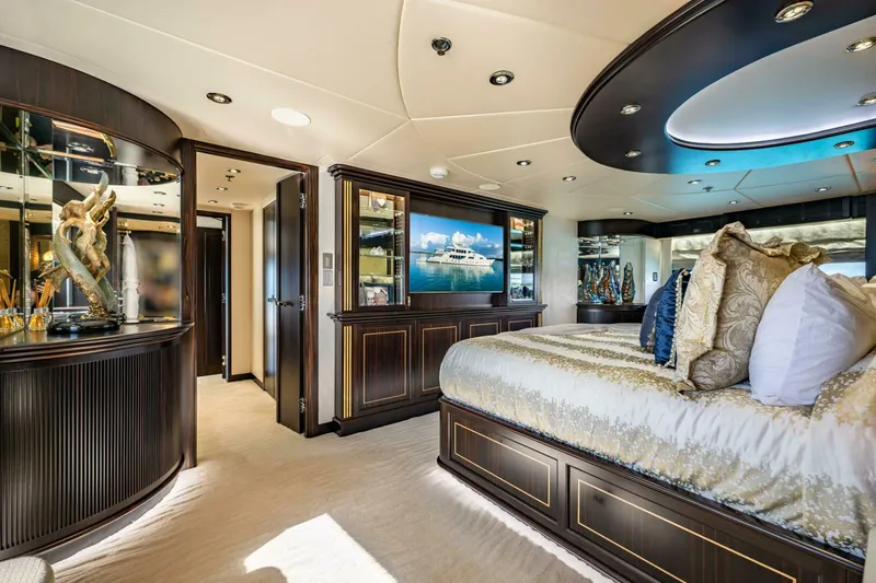 Slide: The Image of Christensen Tri-deck Motoryacht 1995 - 12