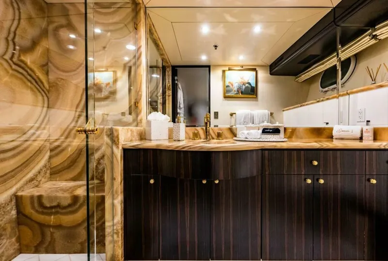 Slide: The Image of Christensen Tri-deck Motoryacht 1995 - 18