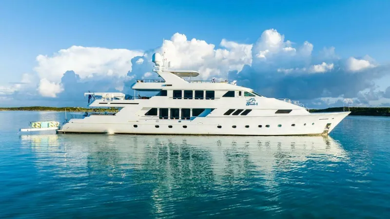 Slide: The Image of Christensen Tri-deck Motoryacht 1995 - 61
