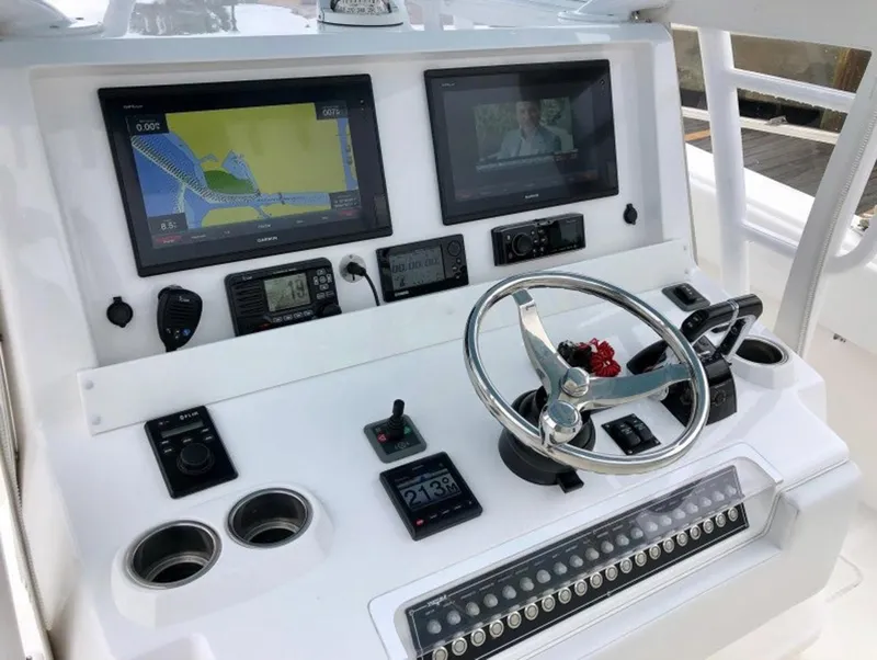 Slide: The Image of Invincible 39 Open Fisherman 2018 - 4