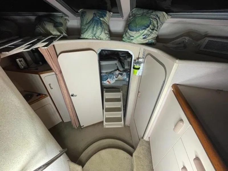 Slide: The Image of Sea Ray 300 Sedan Bridge 1989 - 23