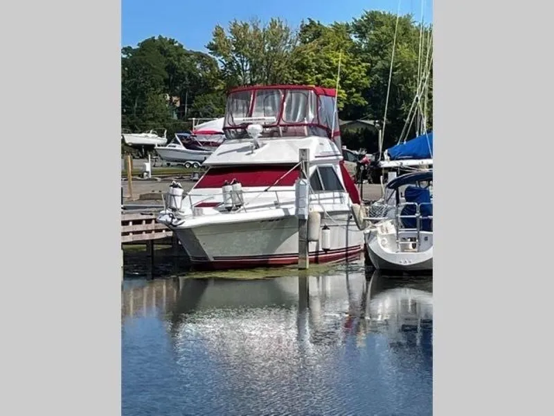 Slide: The Image of Sea Ray 300 Sedan Bridge 1989 - 5