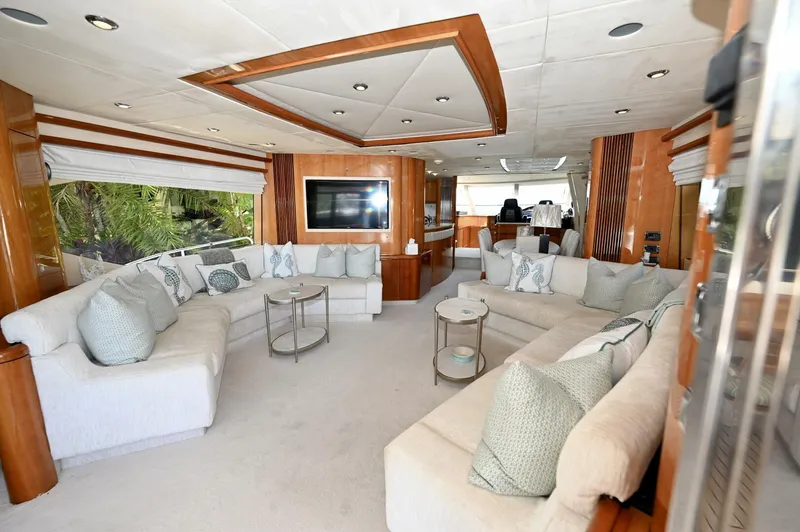 Slide: The Image of Sunseeker Yacht 2005 - 10