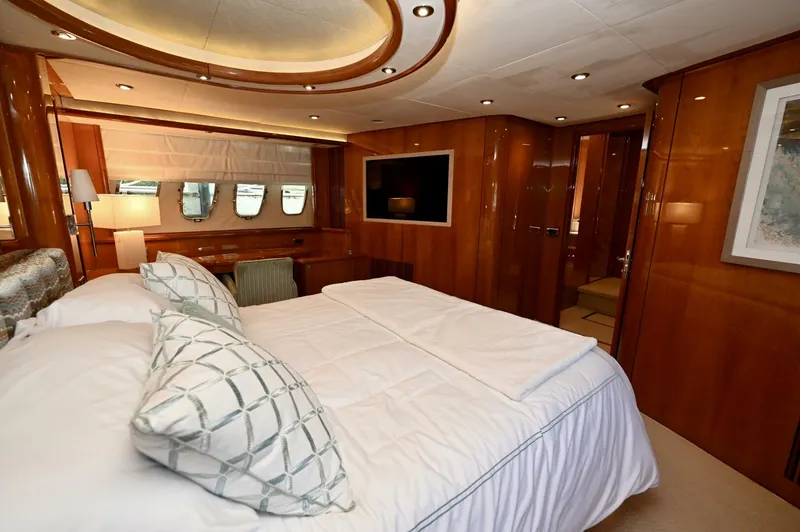Slide: The Image of Sunseeker Yacht 2005 - 42