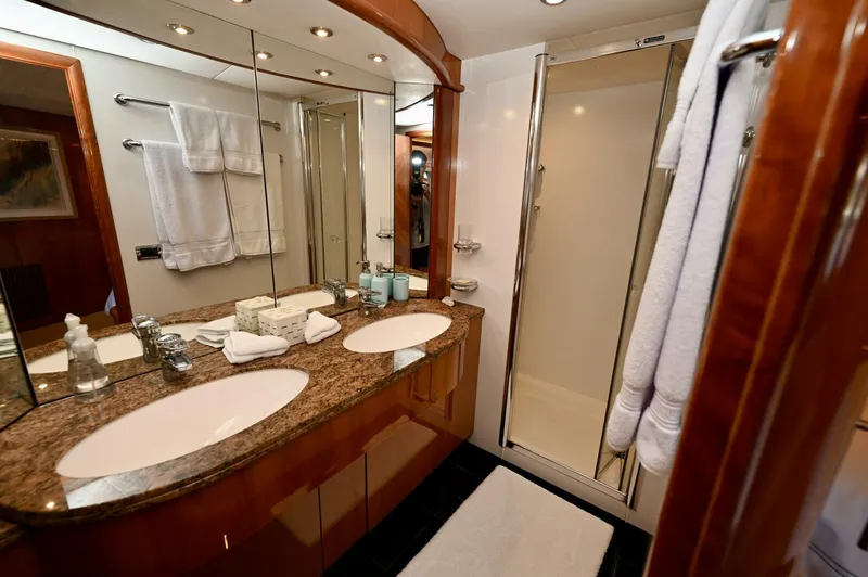 Slide: The Image of Sunseeker Yacht 2005 - 44