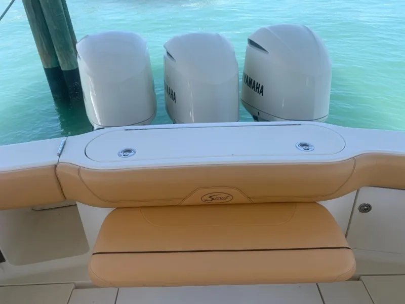 Slide: The Image of Scout 350 LXF 2014 - 26