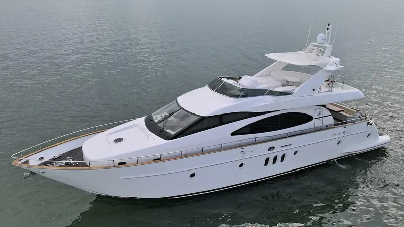The Image of Azimut 74 Solar 2003 - 0
