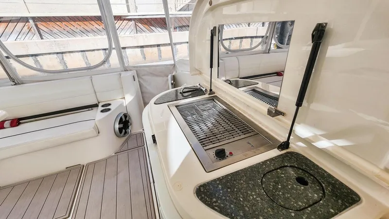 Slide: The Image of Cruisers Yachts 520 Express 2007 - 8