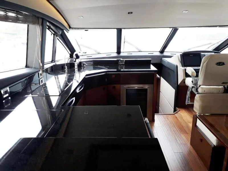 Slide: The Image of Sea Ray L650 Fly 2016 - 11