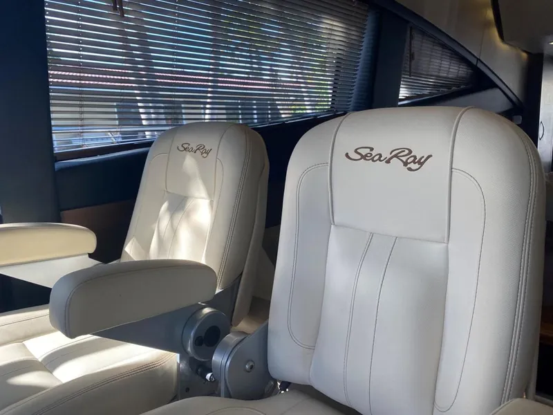 Slide: The Image of Sea Ray L650 Fly 2016 - 13