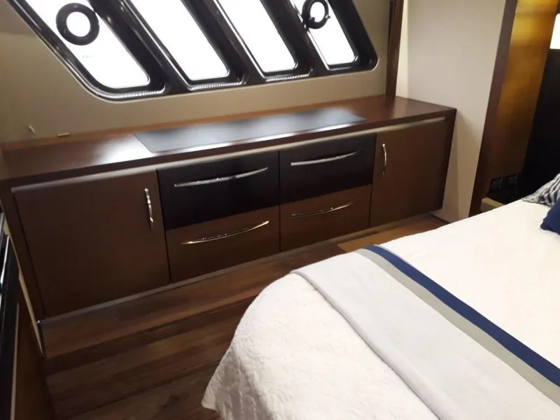 Slide: The Image of Sea Ray L650 Fly 2016 - 16