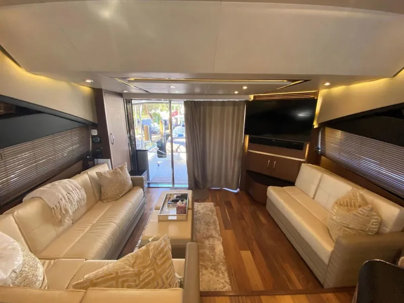 Slide: The Image of Sea Ray L650 Fly 2016 - 2