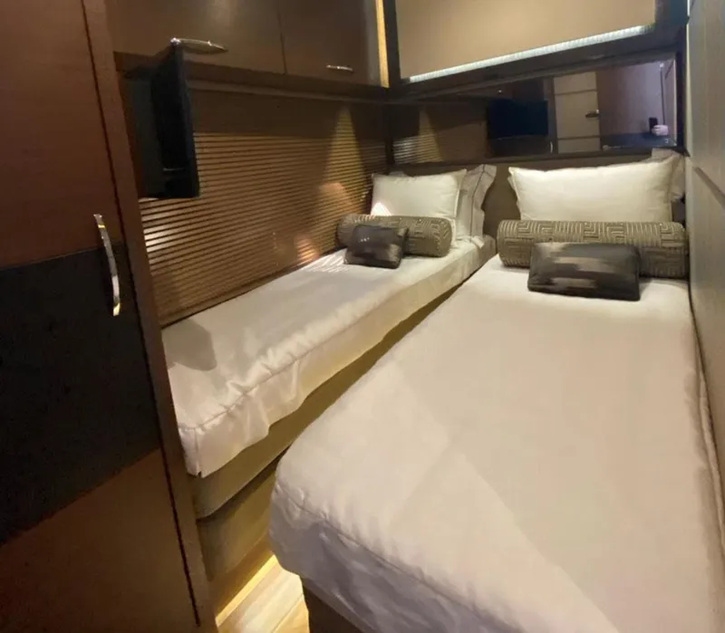 Slide: The Image of Sea Ray L650 Fly 2016 - 23