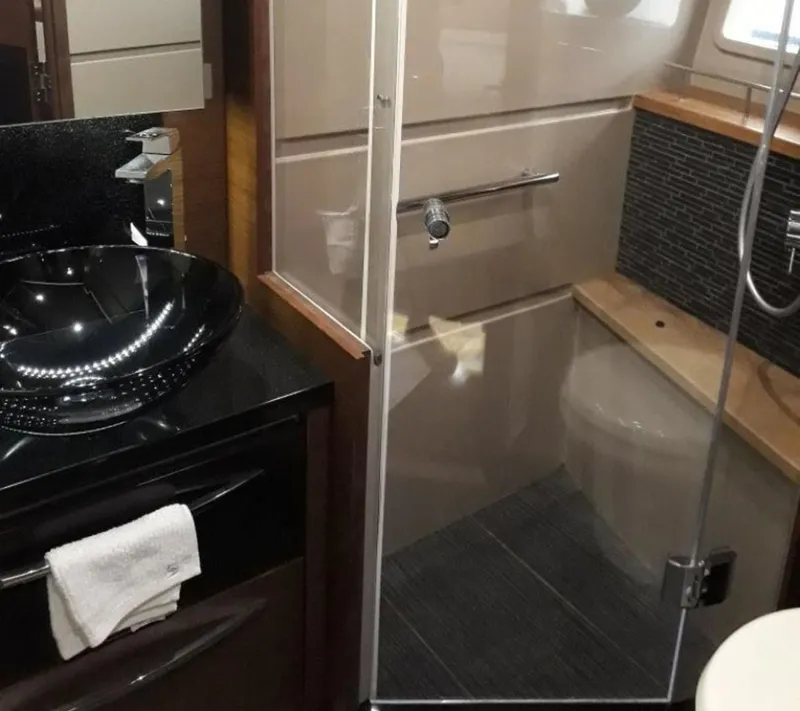 Slide: The Image of Sea Ray L650 Fly 2016 - 24