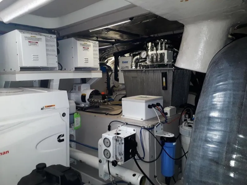 Slide: The Image of Sea Ray L650 Fly 2016 - 32