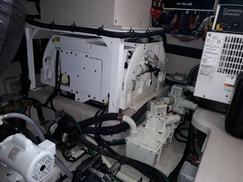 Slide: The Image of Sea Ray L650 Fly 2016 - 33