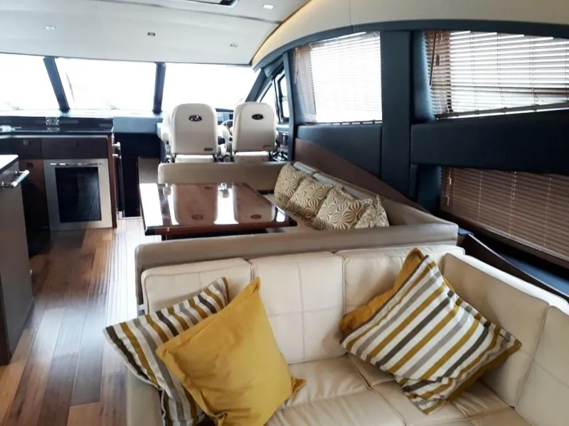 Slide: The Image of Sea Ray L650 Fly 2016 - 8