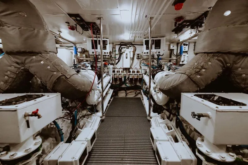 Slide: The Image of Broward Raised Pilothouse 1995 - 79
