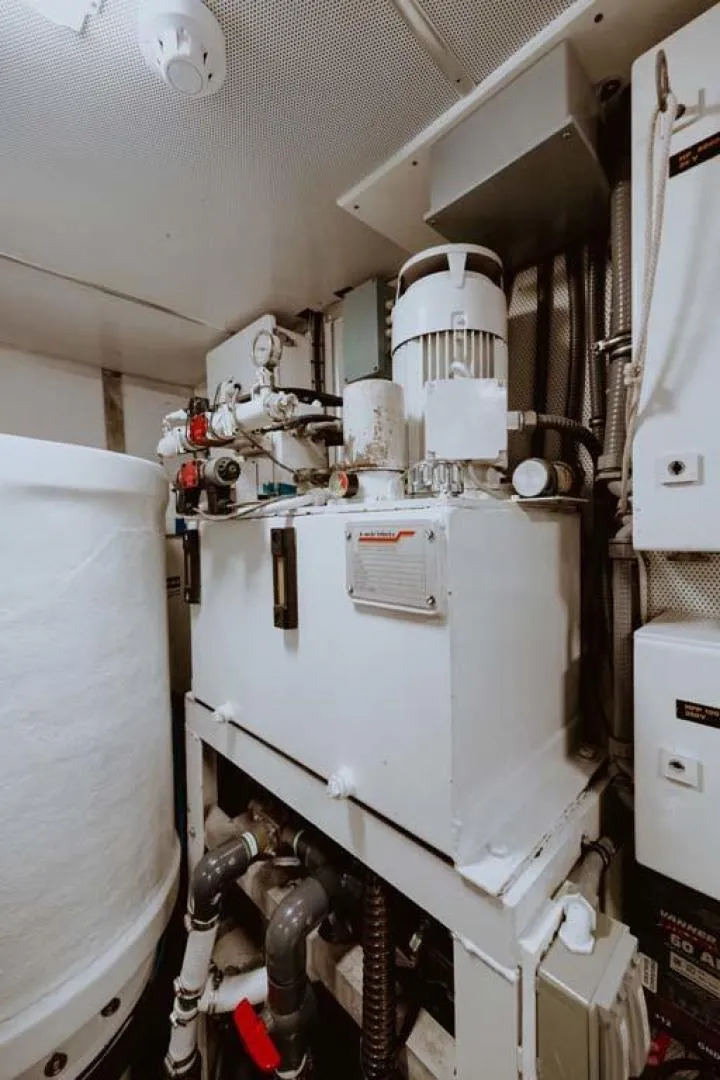 Slide: The Image of Broward Raised Pilothouse 1995 - 88