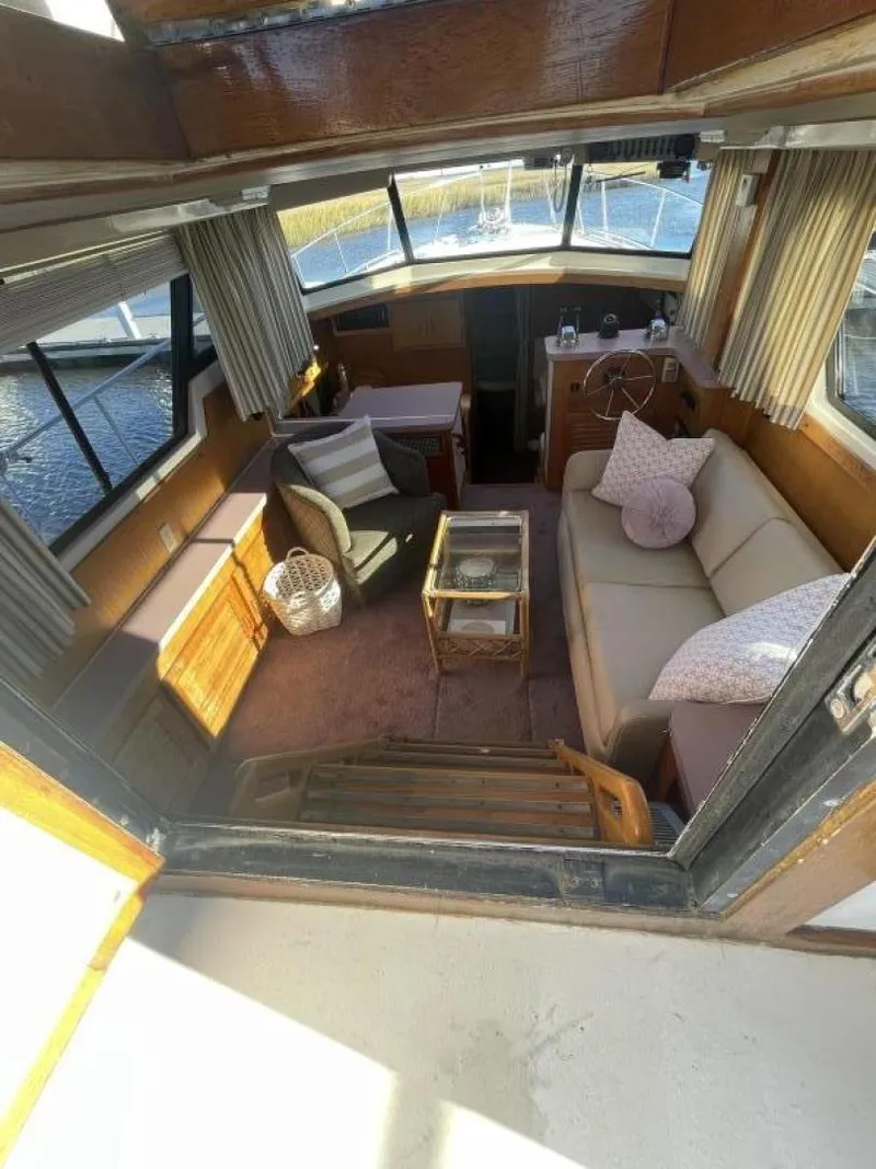 Slide: The Image of Mainship Nantucket 1988 - 19