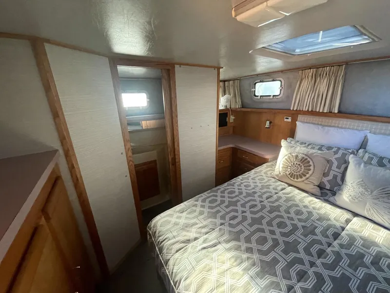 Slide: The Image of Mainship Nantucket 1988 - 20