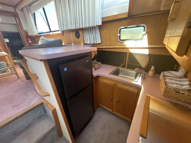Slide: The Image of Mainship Nantucket 1988 - 30