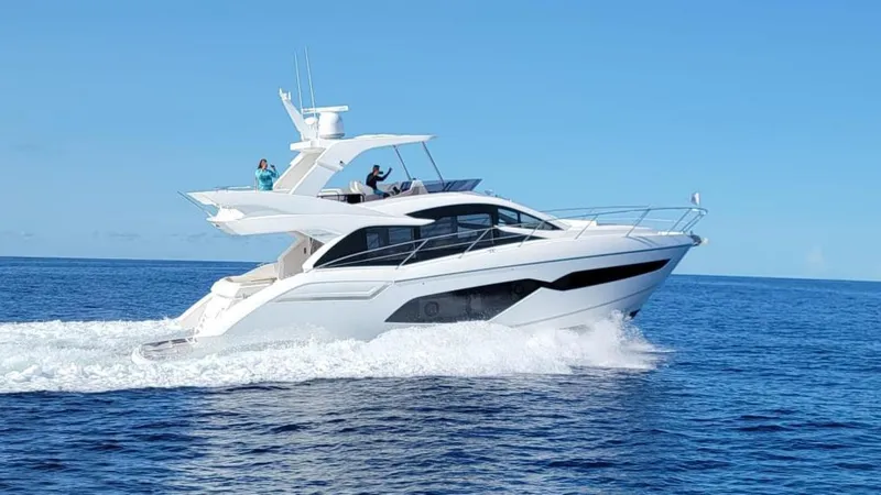 The Image of Sunseeker Manhattan 52 2018 - 0