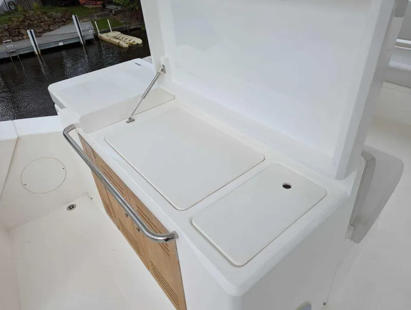 Slide: The Image of Sunseeker Manhattan 52 2018 - 11