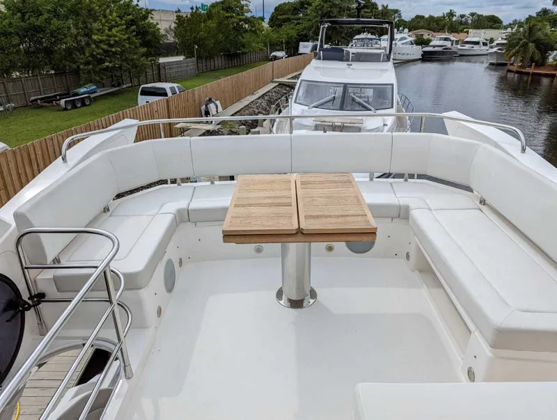Slide: The Image of Sunseeker Manhattan 52 2018 - 14