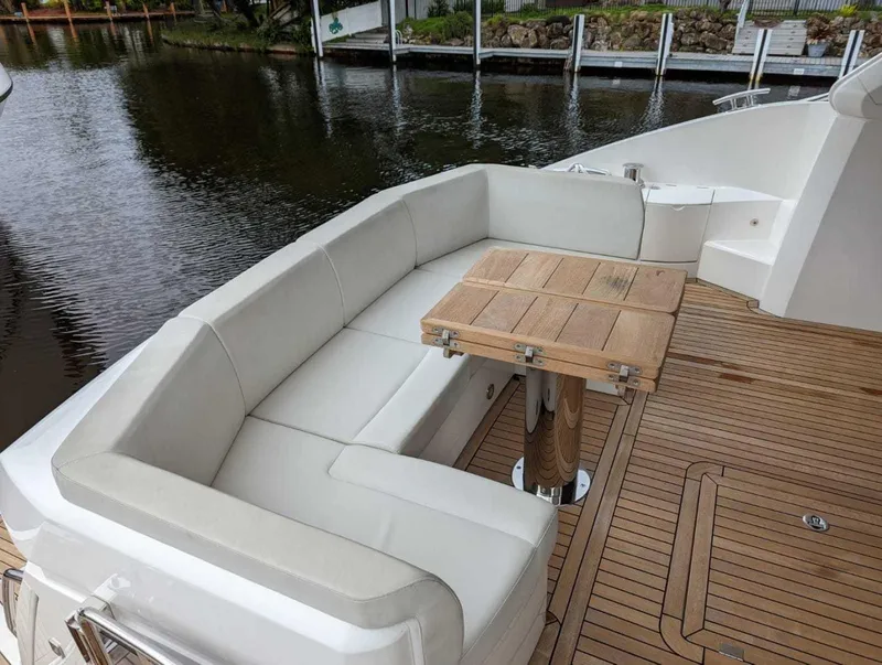 Slide: The Image of Sunseeker Manhattan 52 2018 - 16