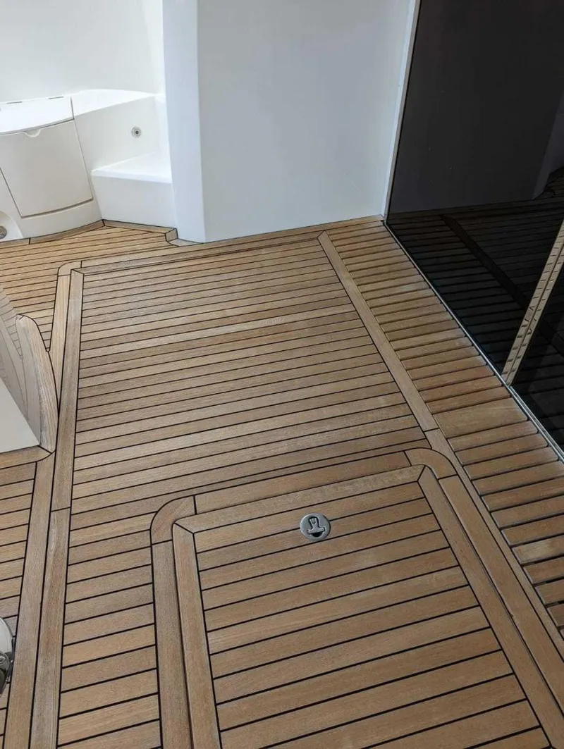 Slide: The Image of Sunseeker Manhattan 52 2018 - 17