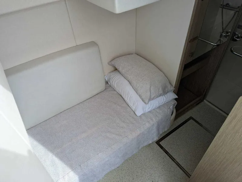 Slide: The Image of Sunseeker Manhattan 52 2018 - 31