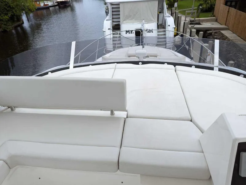Slide: The Image of Sunseeker Manhattan 52 2018 - 4