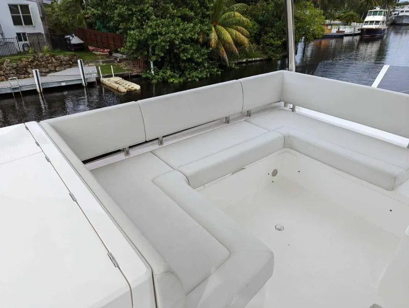 Slide: The Image of Sunseeker Manhattan 52 2018 - 8