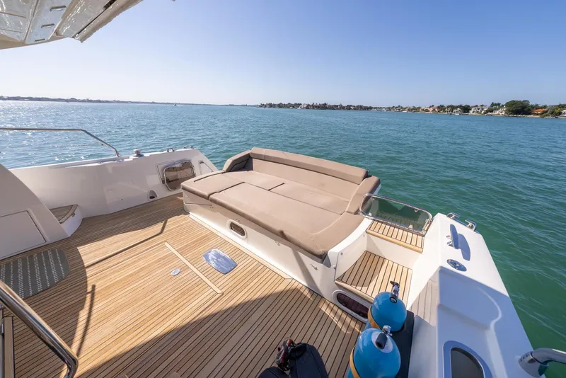 Slide: The Image of Prestige 550 S 2016 - 10