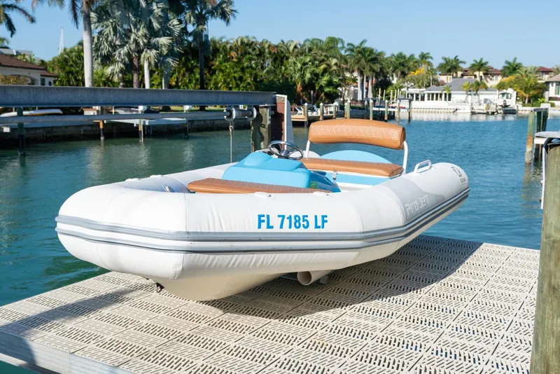 Slide: The Image of Prestige 550 S 2016 - 19