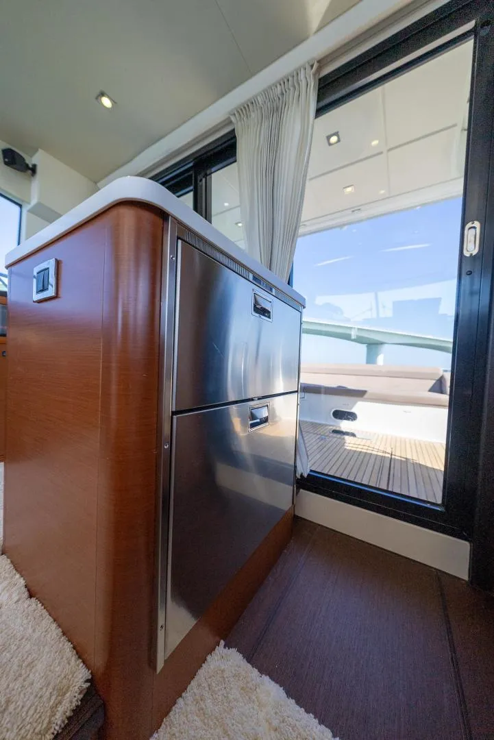 Slide: The Image of Prestige 550 S 2016 - 24