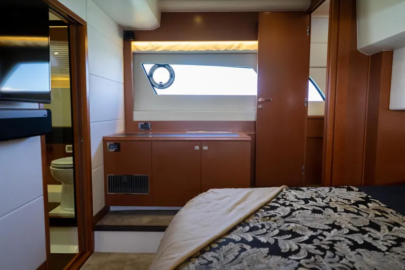 Slide: The Image of Prestige 550 S 2016 - 34
