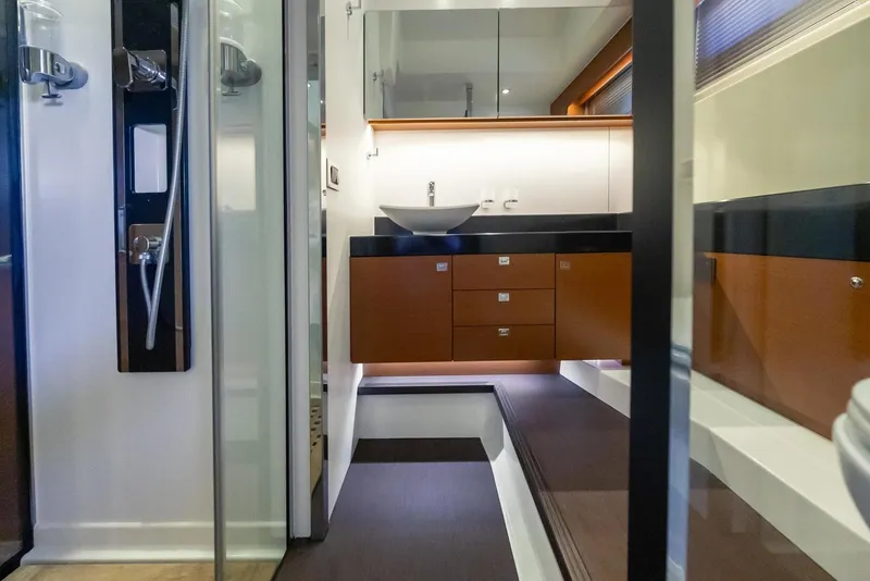 Slide: The Image of Prestige 550 S 2016 - 35